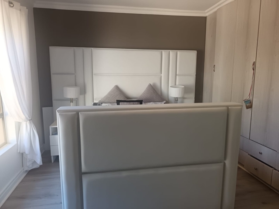 4 Bedroom Property for Sale in Hillcrest Northern Cape